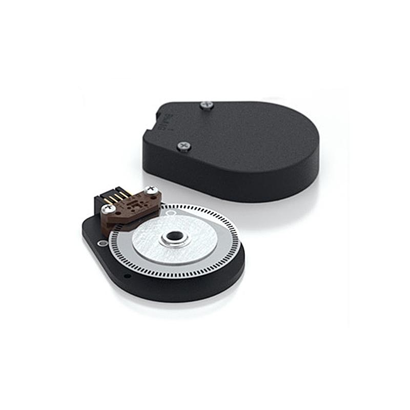 Featured product media